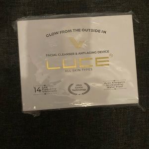 LUCE 180• Facial Cleanser & Anti-Aging Device